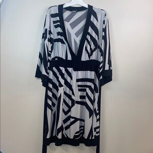 EUC Dots Black & White Graphic Tunic - Women’s 2X #7